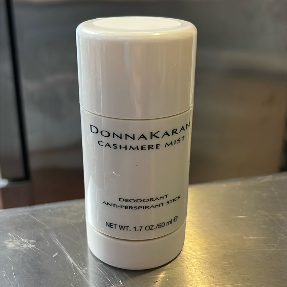 BRAND NEW cashmere mist deodorant 🥳